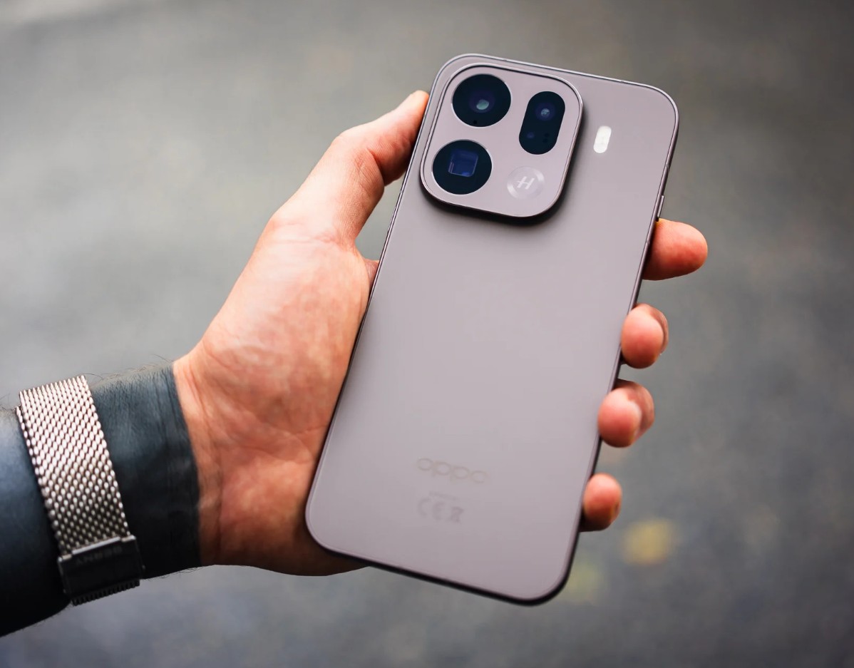 OPPO Find X9 Dilaporkan Dijual dengan Harga di Bawah 10,9 Jutaan Secara Offline di Toko-Toko Croma, Jauh di Bawah Harga Peluncurannya