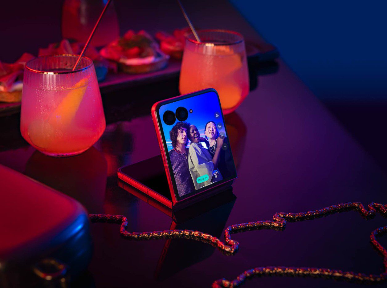 Saksikan Desain Motorola Razr 70 Ultra yang Menakjubkan Dalam Dua Warna yang Memukau!