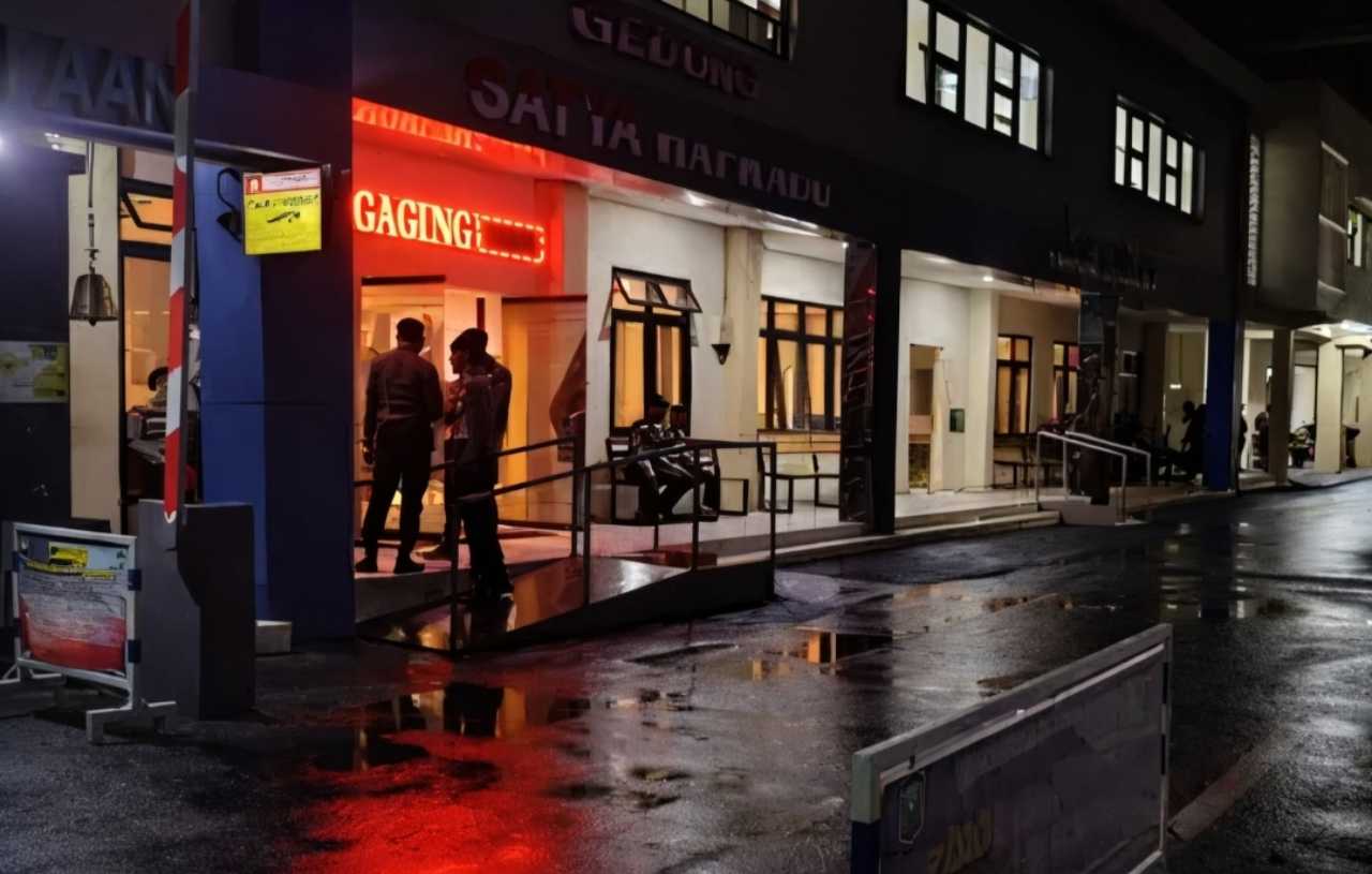 OTT KPK, Bupati Tulungagung Dibawa ke Surabaya