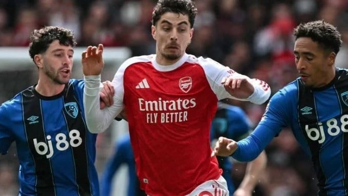 Arsenal Tumbang dari Bournemouth, Suporter Kecewa Berat di Emirates