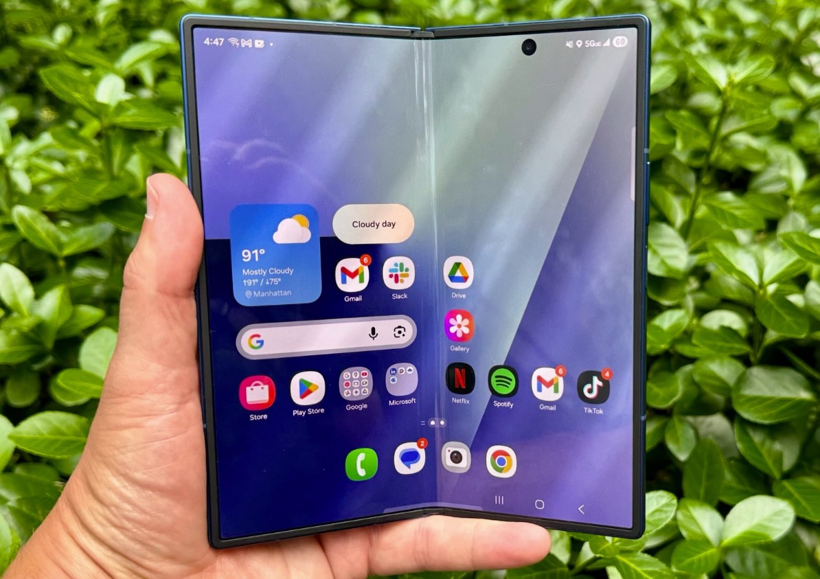 Samsung Dilaporkan Akan Mengganti Nama Galaxy Z Fold 8 dan Galaxy Z Wide Fold