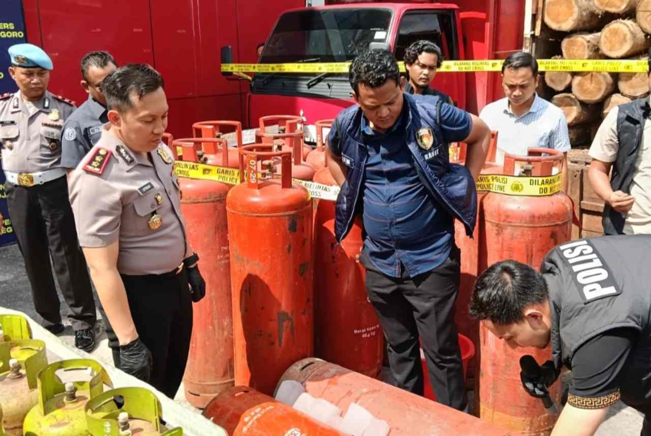 Bongkar Ilegal Logging di Bubulan, Satreskrim Polres Bojonegoro Sita 46 Batang Kayu Jati