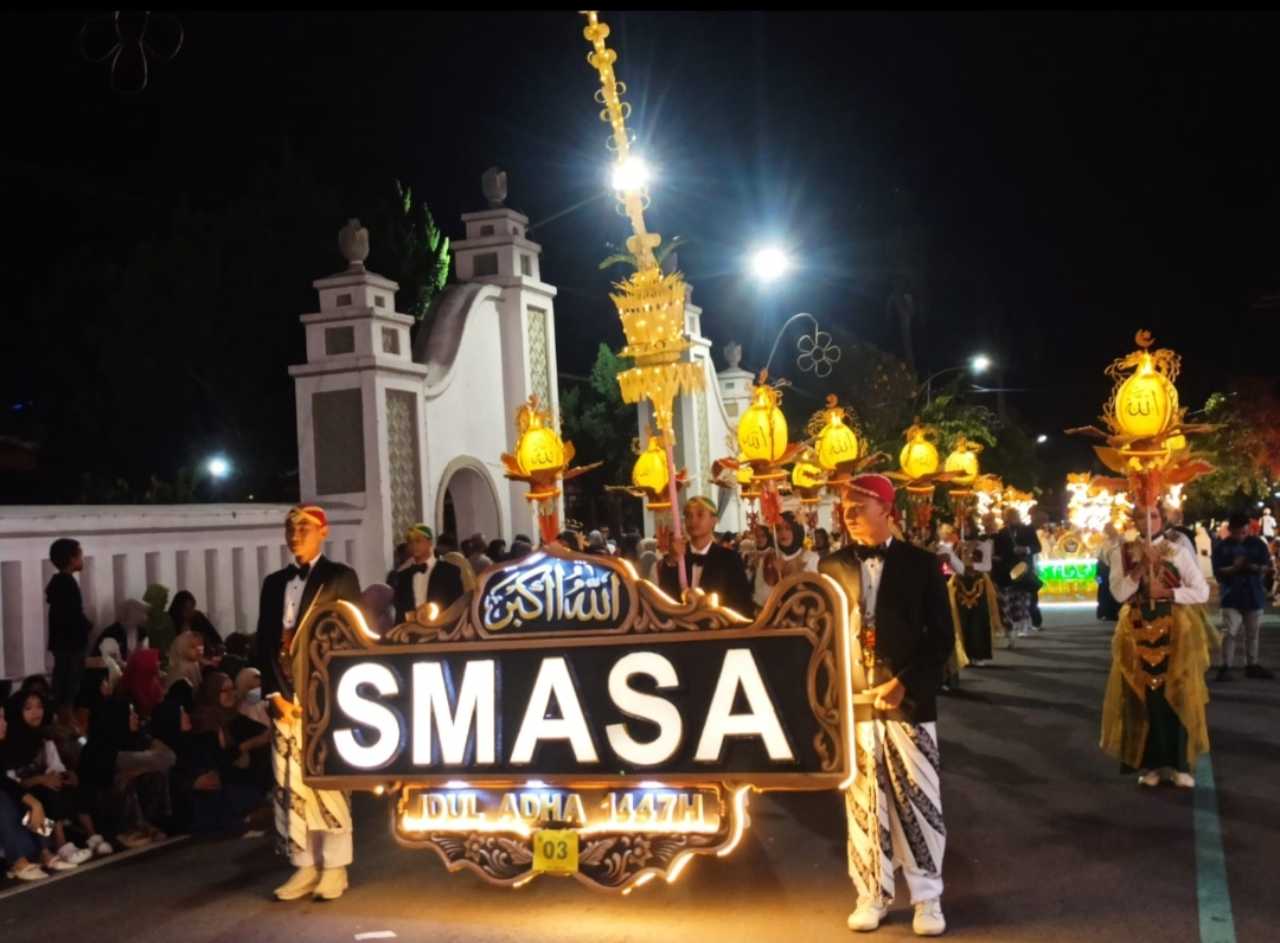Takbir Bergema, SMAN 1 Magetan Hadirkan Kreasi Lampion di Malam Idul Adha