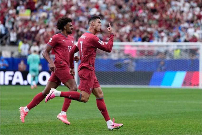 Cristiano Ronaldo Mengamuk, Portugal Pulangkan Uzbekistan