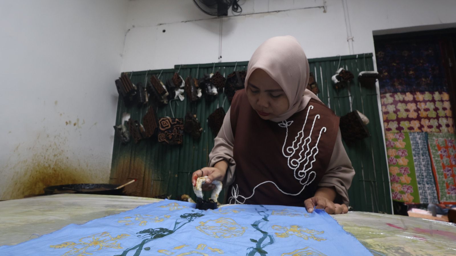 PLN UID Jakarta Raya Perkuat Ekosistem UMKM Kreatif, Lahirkan Pembatik Muda Siap Bersaing di Pasar