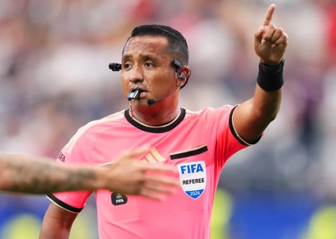 Dituduh Untungkan Spanyol, Kenapa Wasit Ivan Barton Batalkan Tendangan Bebas Prancis?