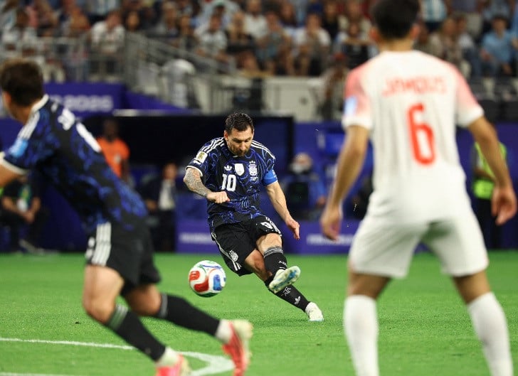 FIFA Setujui Permintaan Khusus Argentina Pakai Jersey Biru Tua Saat Lawan Inggris