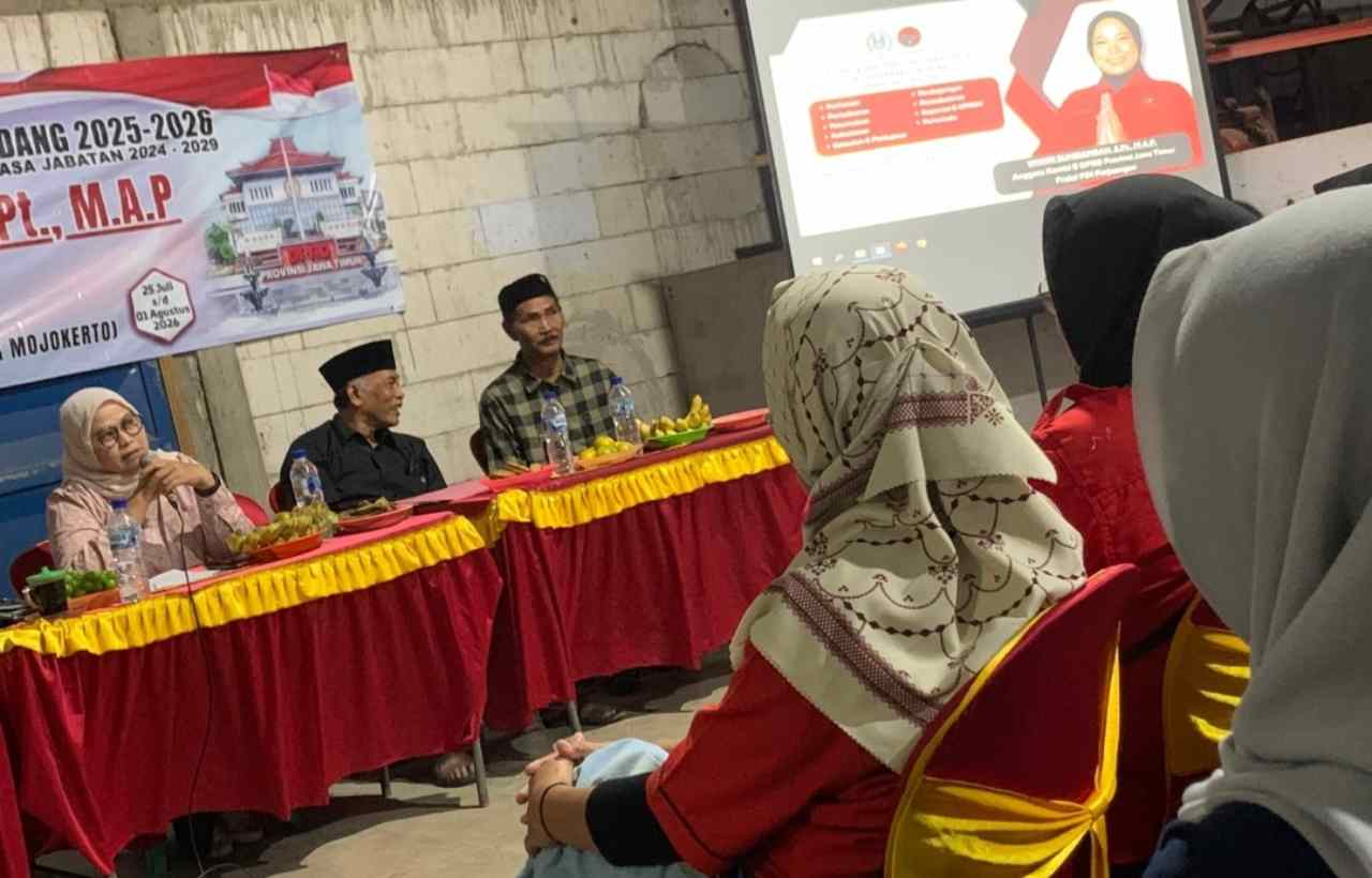 Di Ngusikan Jombang, Wiwin Sumrambah Diwaduli Bantuan Lapak UMKM Hingga Alsintan