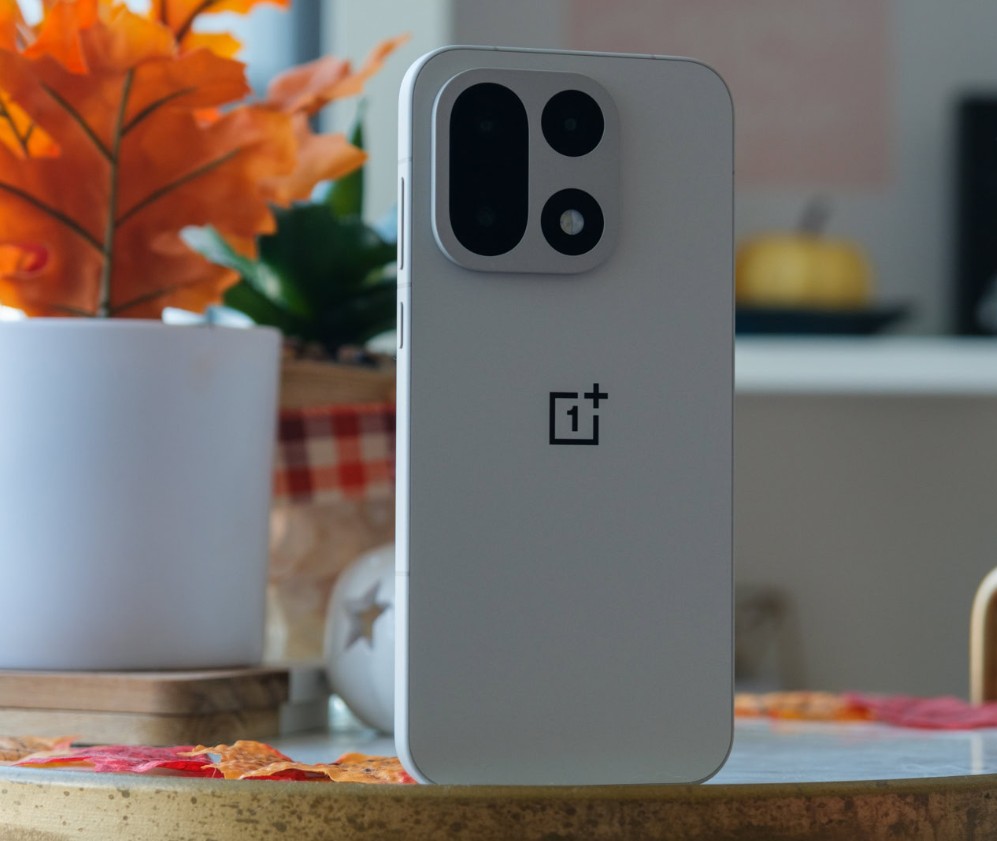 OnePlus 16 Bocorkan Layar Canggih BOE X4 dengan Bezel yang Makin Tipis