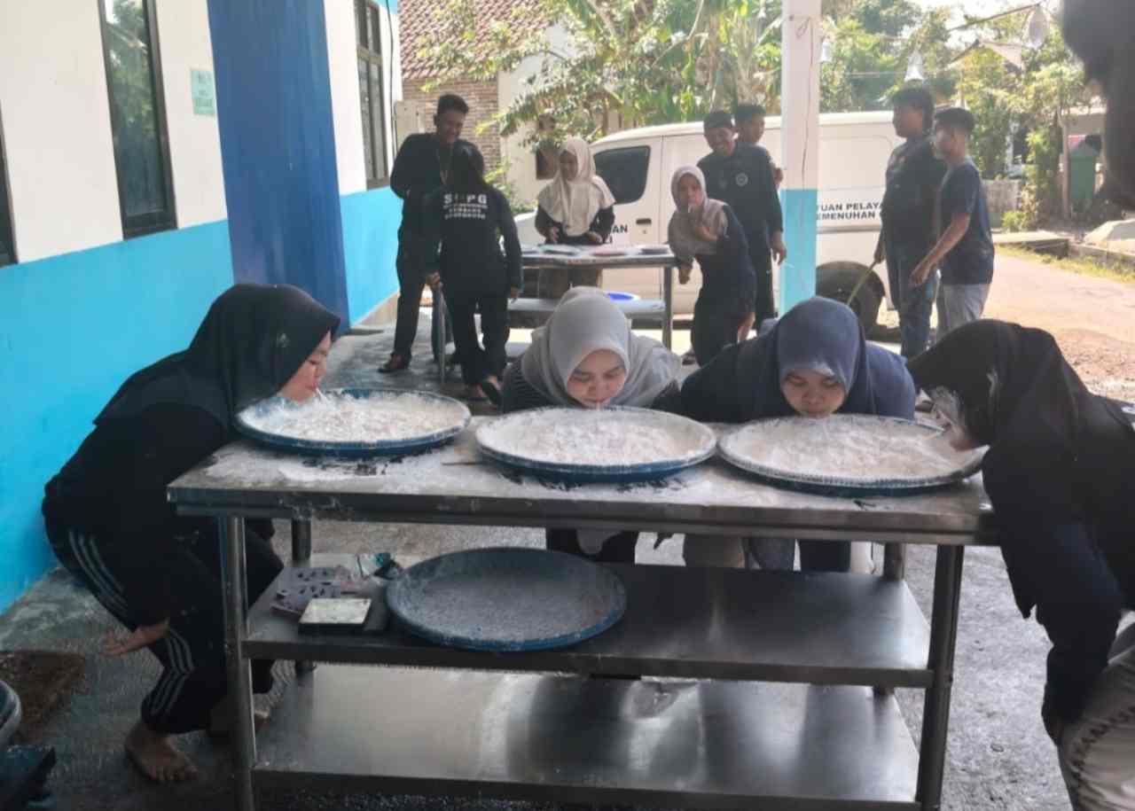 Meriahkan HUT RI ke-81, SPPG Kembang Bondowoso Bangun Kekompakan Lewat Beragam Lomba