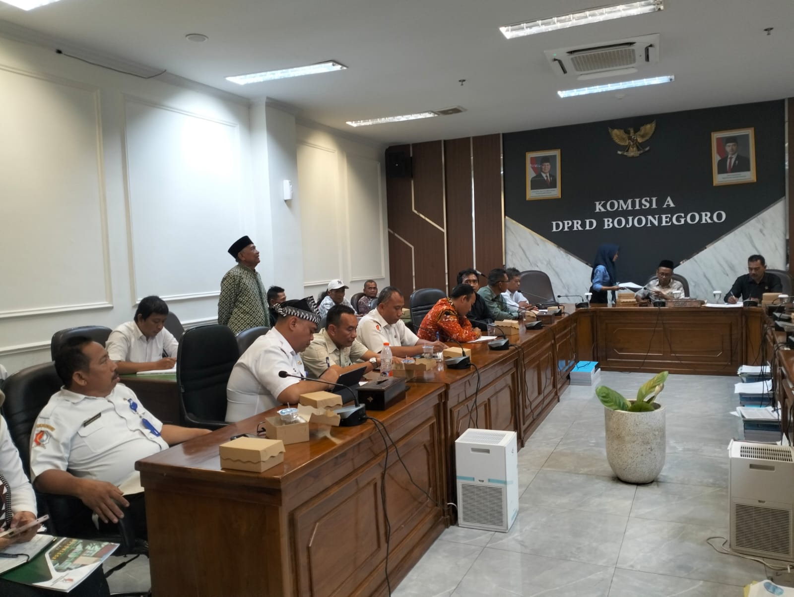 Pengolahan Lahan Dihentikan Pemkab, Puluhan Petani Mengadu ke Komisi A DPRD Bojonegoro