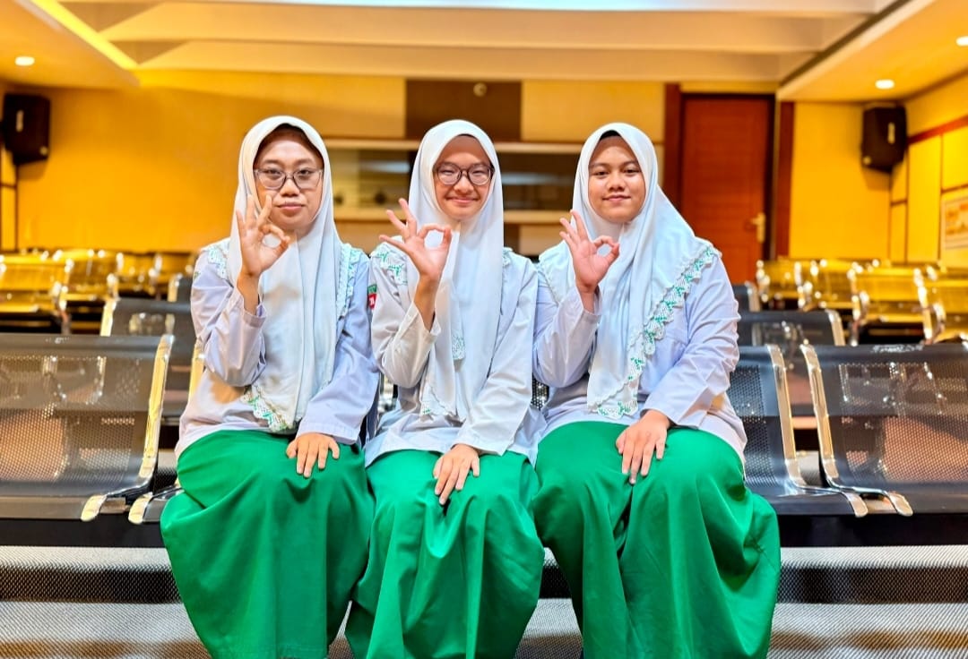 Dedikasi Menghafal Al-Quran, 3 Siswi SMA Khadijah Surabaya Dapat Beasiswa 100 Persen