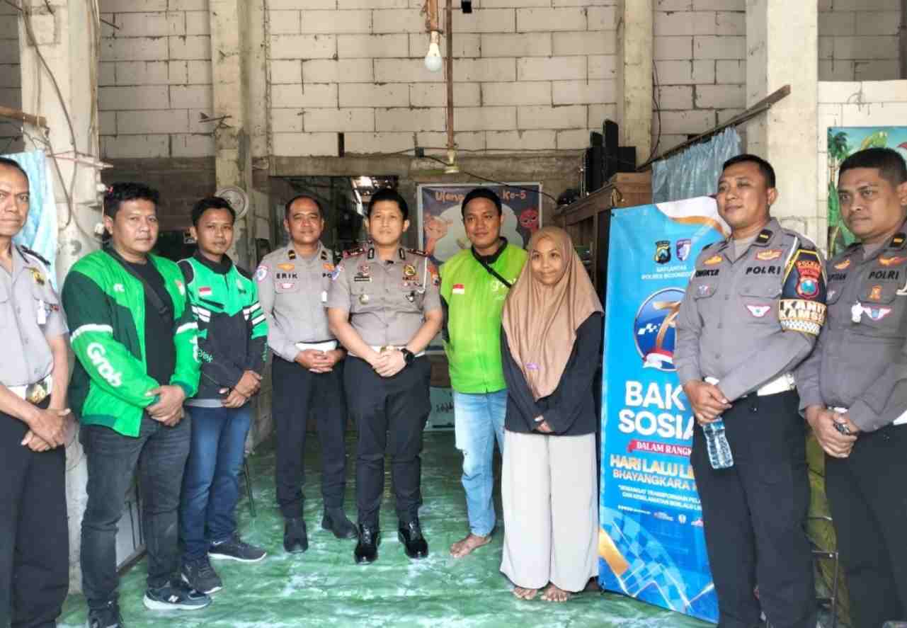 HUT Lantas, Satlantas Polres Bojonegoro Gelar Bakti Sosial