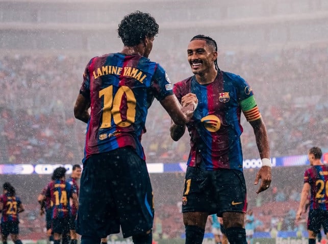 Barcelona Hancurkan Feyenoord 5-1, Yamal dan Raphinha Moncer