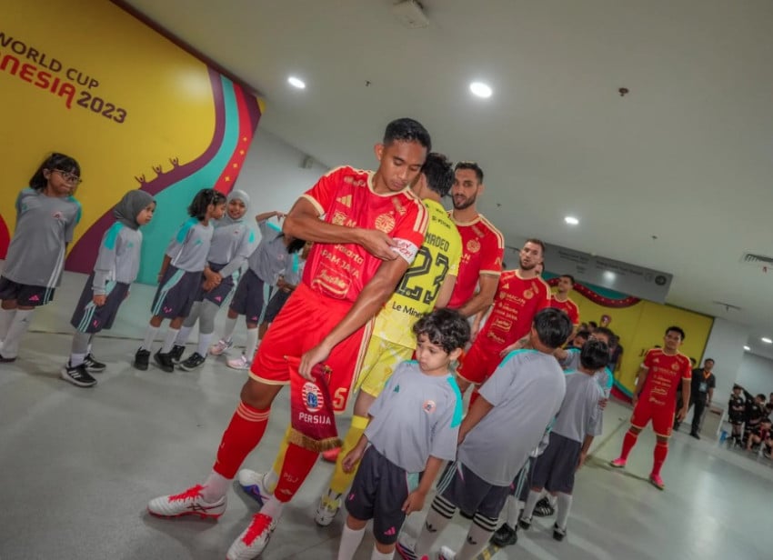 Perjalanan Pulang Persija dari Samarinda Terganggu Erupsi Anak Krakatau