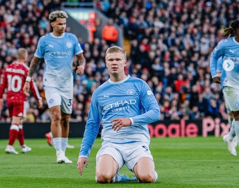 Man City Kokoh di Puncak, Liverpool Terpuruk